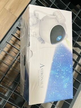 Astronaut Starry Sky Projector - White